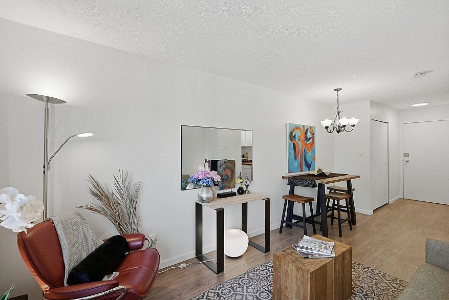 104 3465 Glen Drive