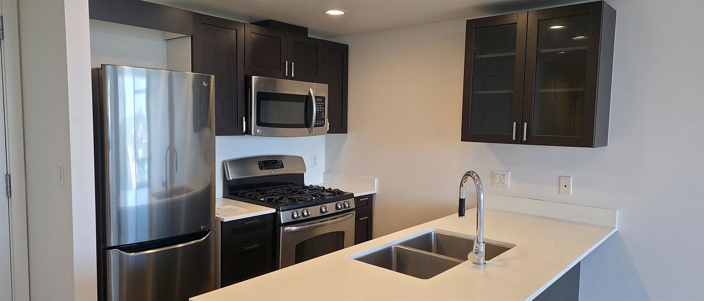 2106 4815 Eldorado Mews