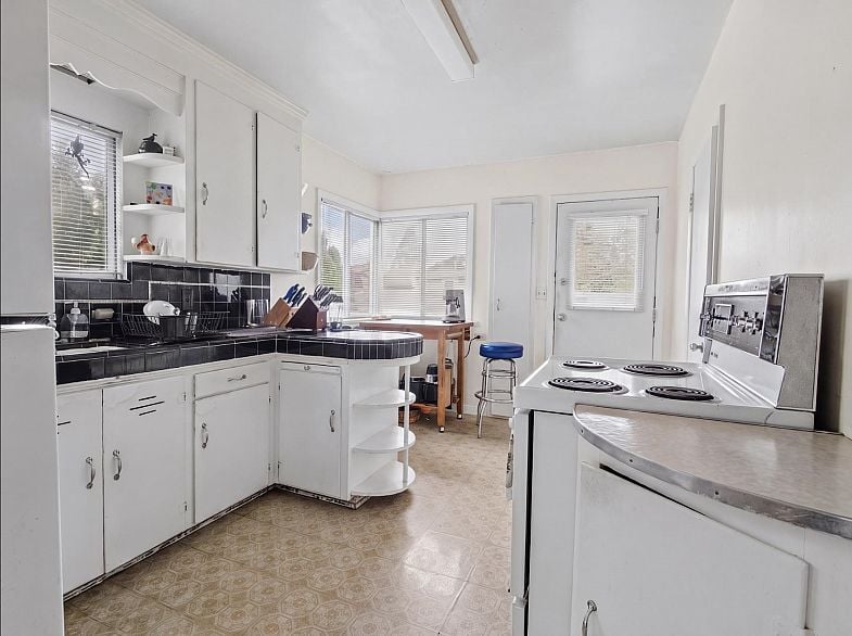 455 W 29th Avenue