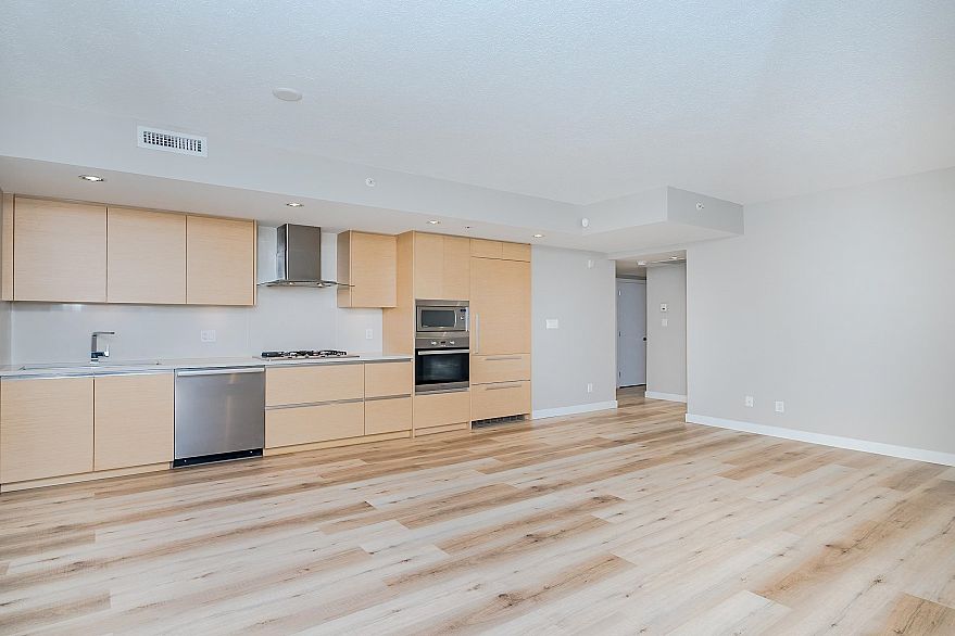 101 4539 Cambie Street