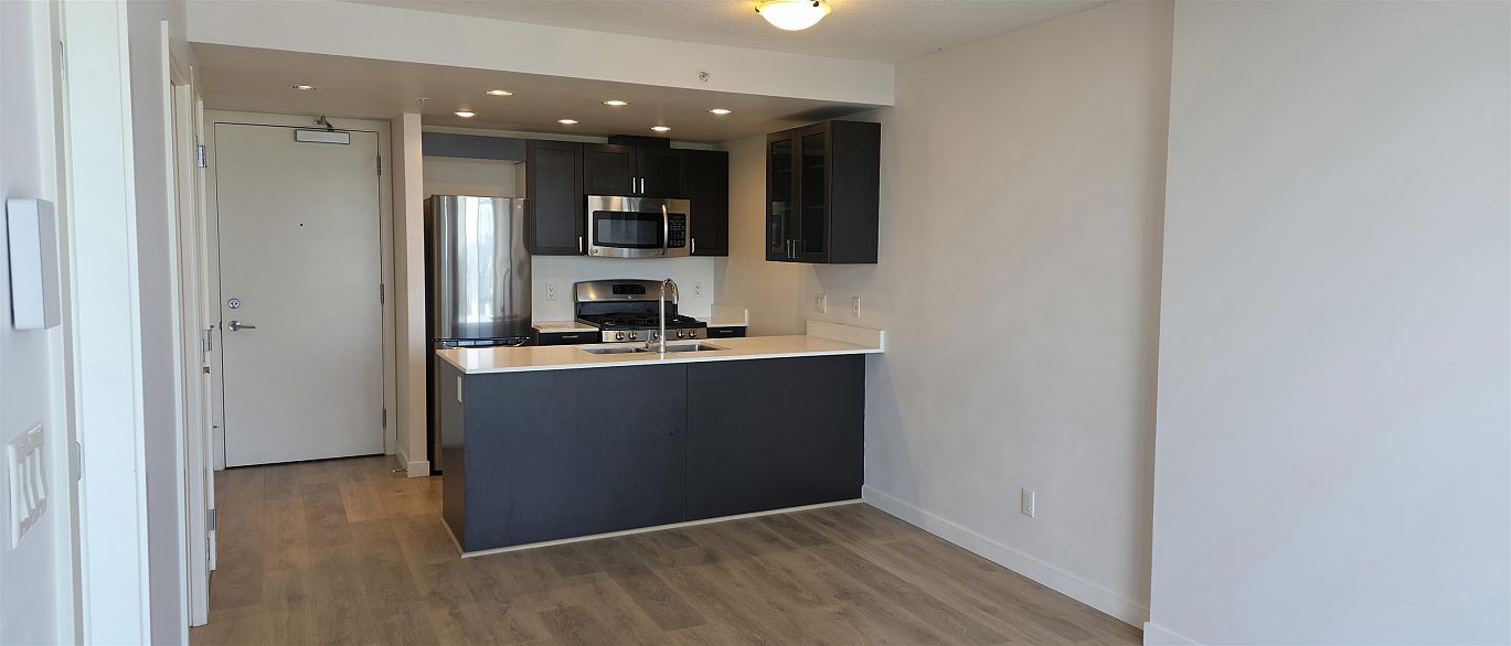 2106 4815 Eldorado Mews