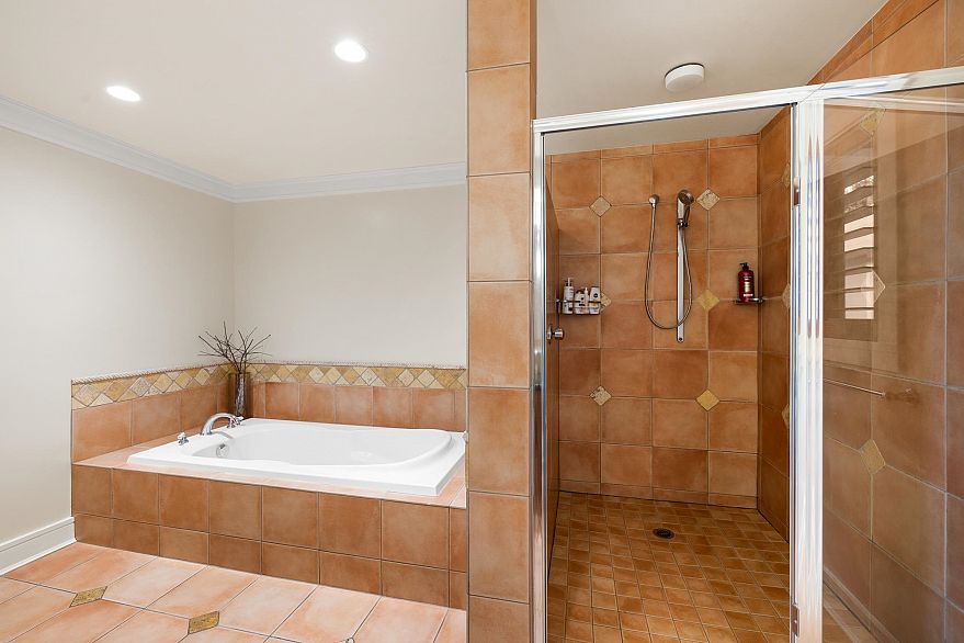 1035 King Georges Way