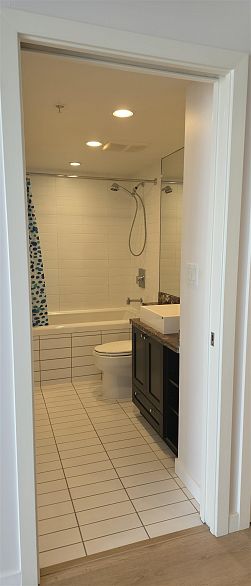 2106 4815 Eldorado Mews