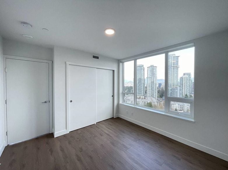 4XX 13359 OLD YALE RD, Surrey BC V3T 3C6