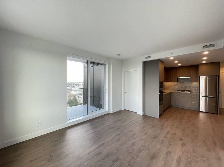 4XX 13359 OLD YALE RD, Surrey BC V3T 3C6