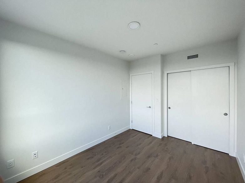 4XX 13359 OLD YALE RD, Surrey BC V3T 3C6