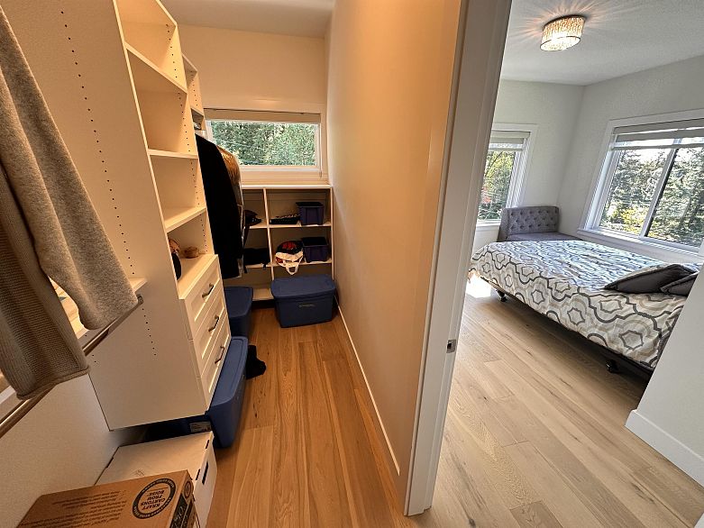 2425 LEGGETT DRIVE, Anmore BC V3H 4W9
