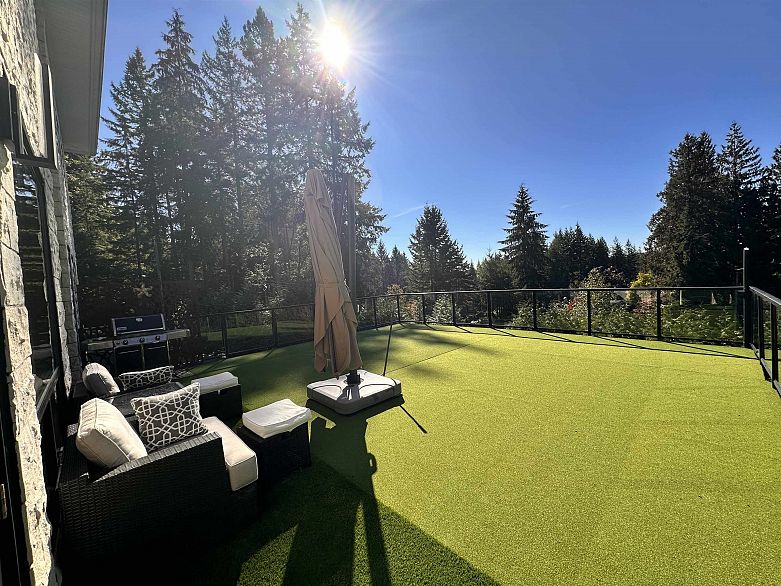 2425 LEGGETT DRIVE, Anmore BC V3H 4W9