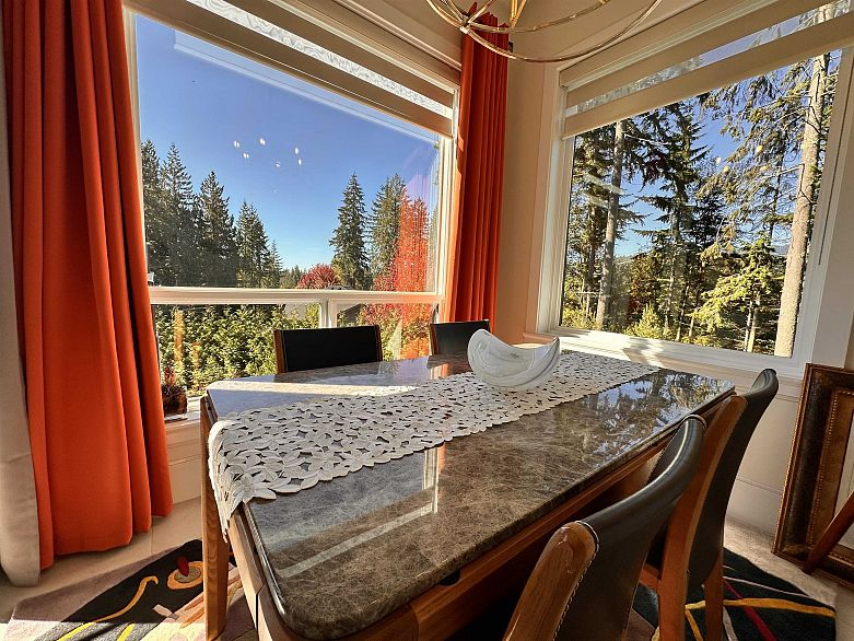 2425 LEGGETT DRIVE, Anmore BC V3H 4W9