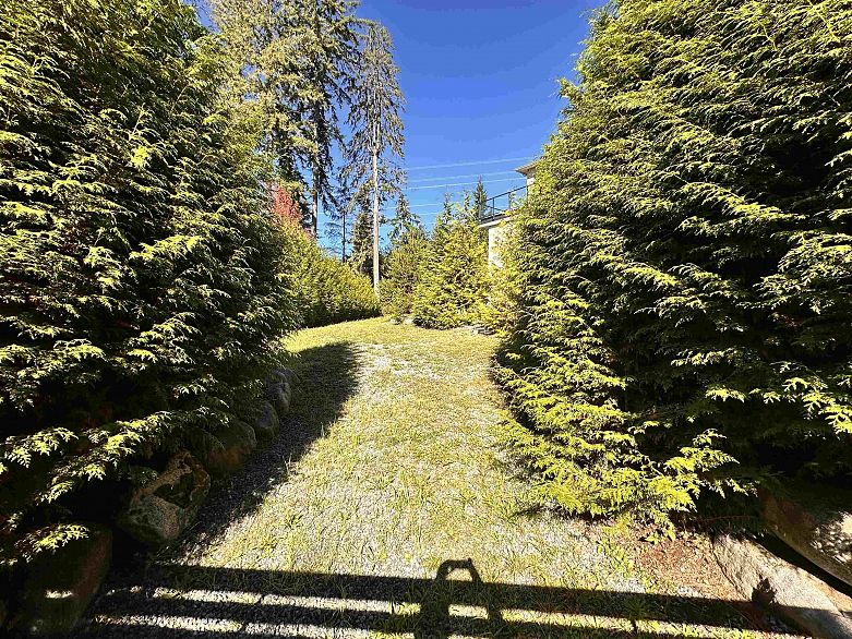 2425 LEGGETT DRIVE, Anmore BC V3H 4W9