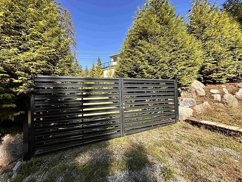 2425 LEGGETT DRIVE, Anmore BC V3H 4W9