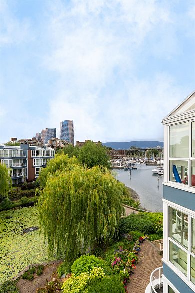 405 1502 Island Park Walk