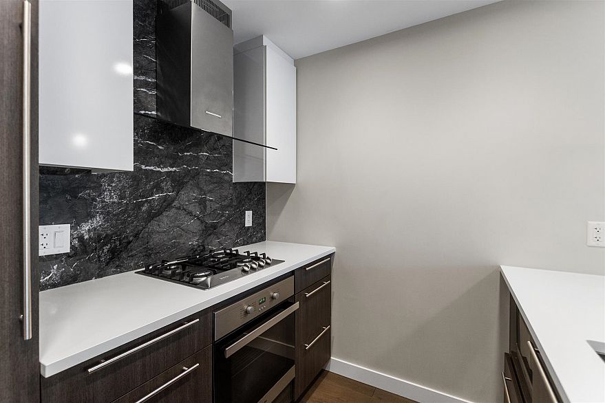305 4963 Cambie Street