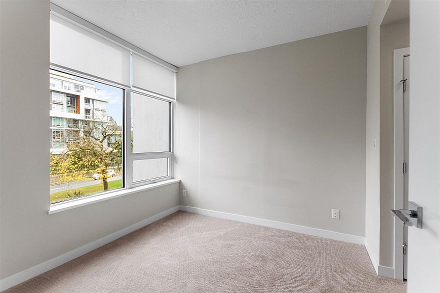305 4963 Cambie Street