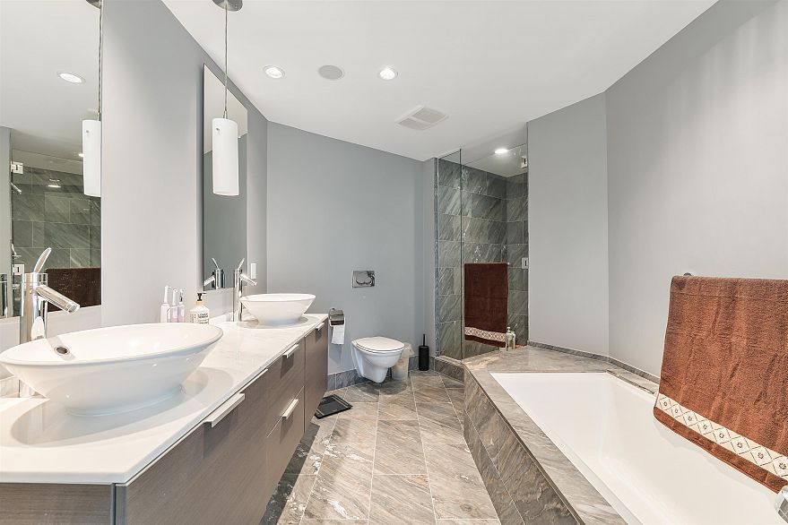1809 1111 Alberni Street