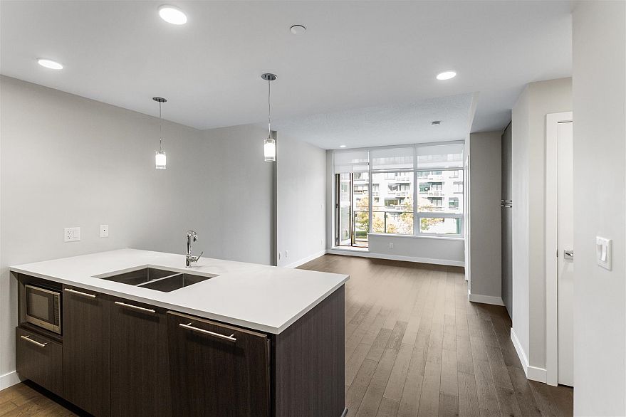 305 4963 Cambie Street