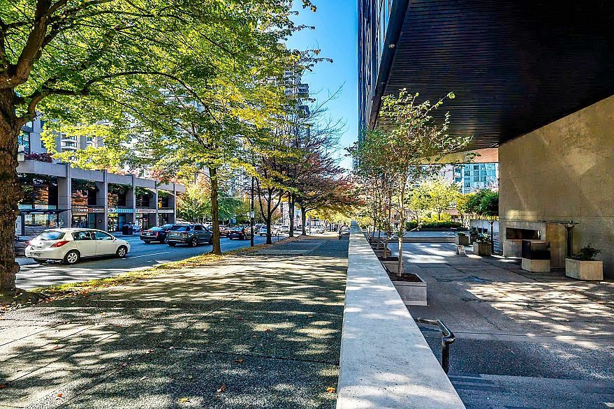 1113 1333 W Georgia Street