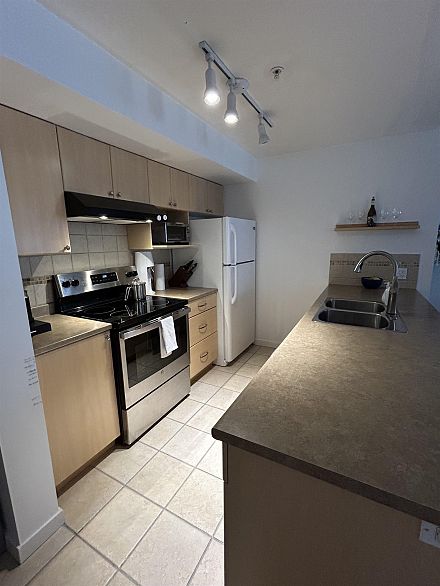 210 2891 E Hastings Street