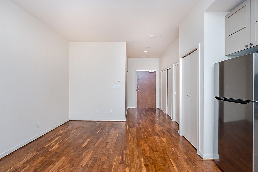 1113 1333 W Georgia Street