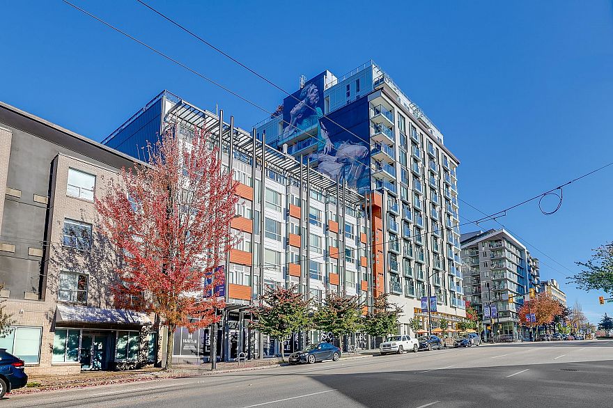 403 233 Kingsway