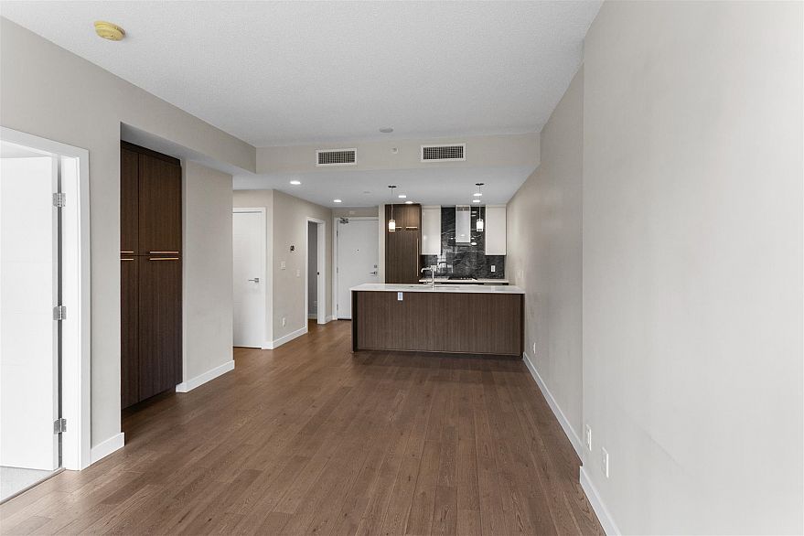 305 4963 Cambie Street