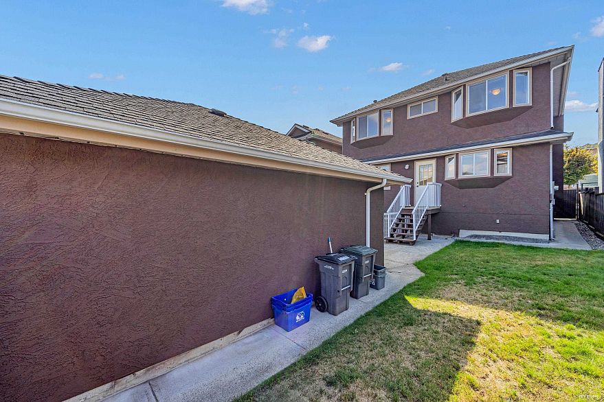 3681 Scales Place