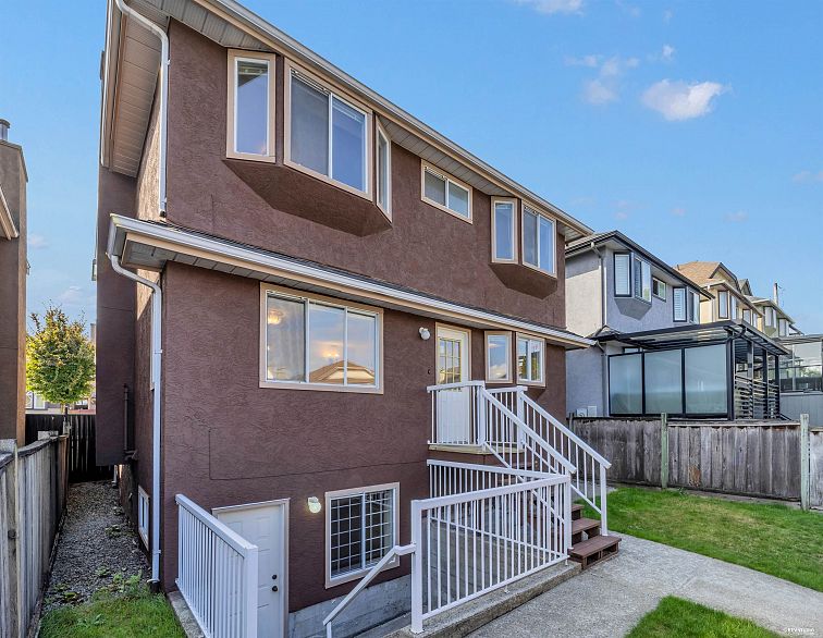 3681 Scales Place