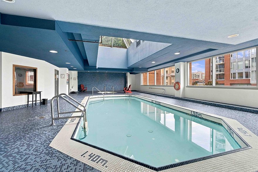 1707 63 Keefer Place