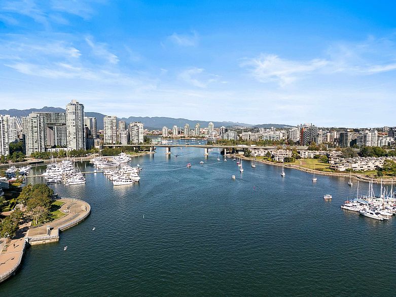 1202 1383 Marinaside Crescent