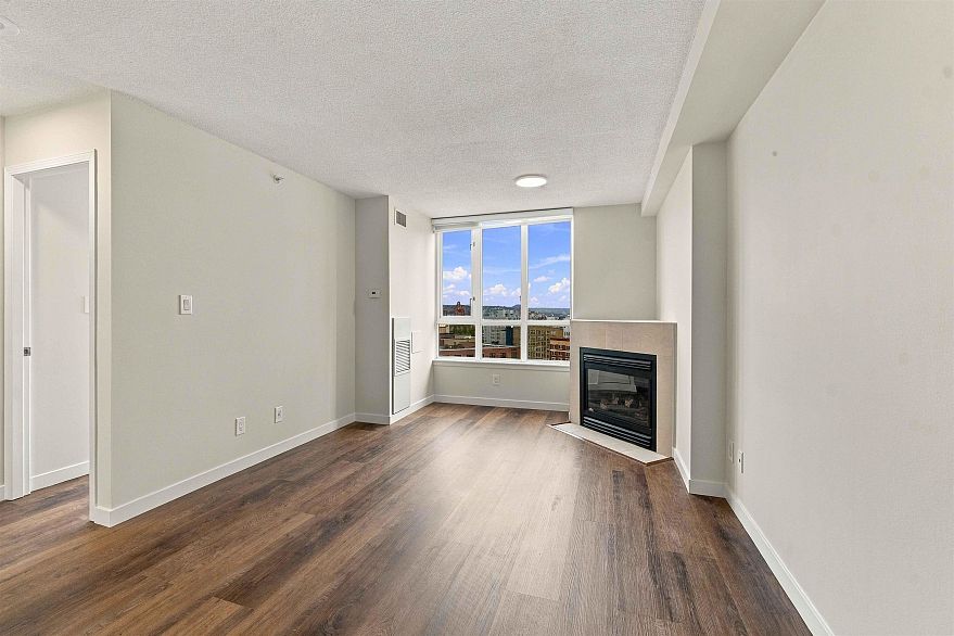 1707 63 Keefer Place