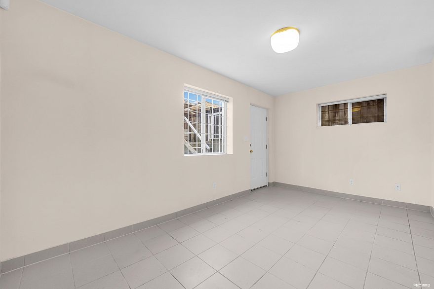 3681 Scales Place