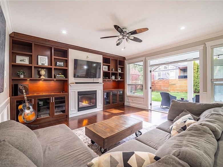 1016 Condor Place