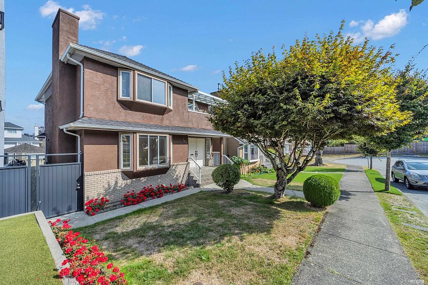 3681 Scales Place