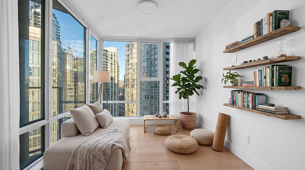 2607 583 Beach Crescent