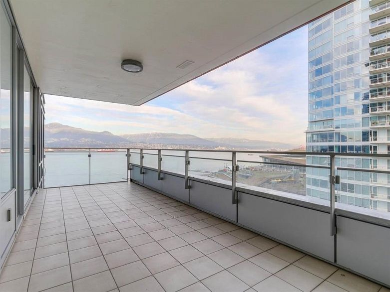 1202 1169 W Cordova Street