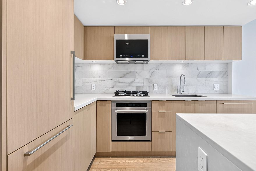 1506 8189 Cambie Street