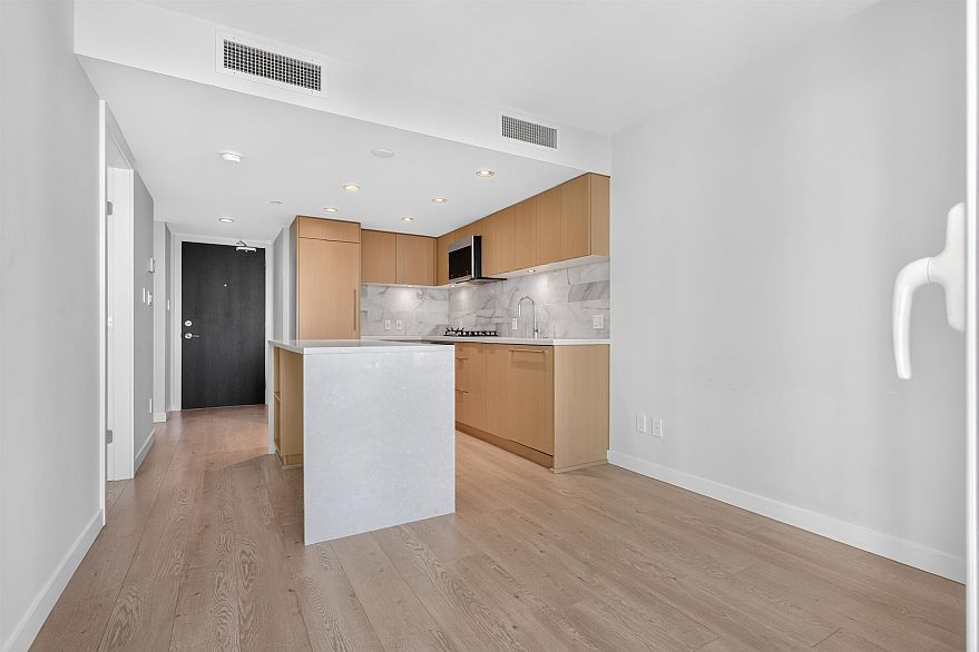 1506 8189 Cambie Street