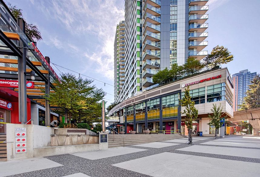 1506 8189 Cambie Street