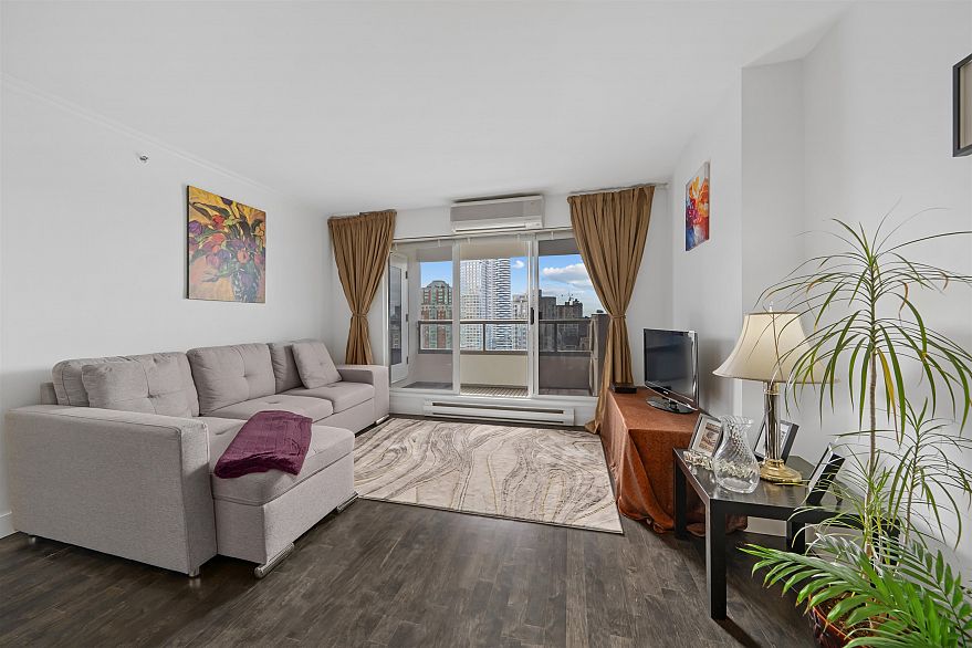 1908 1060 Alberni Street