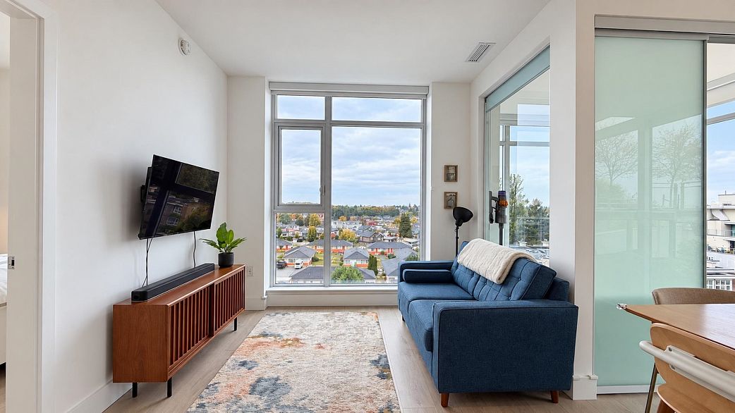 706 2435 Kingsway