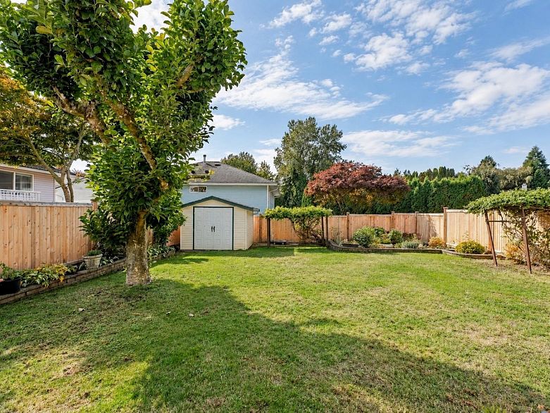 1226 Pitt River Road