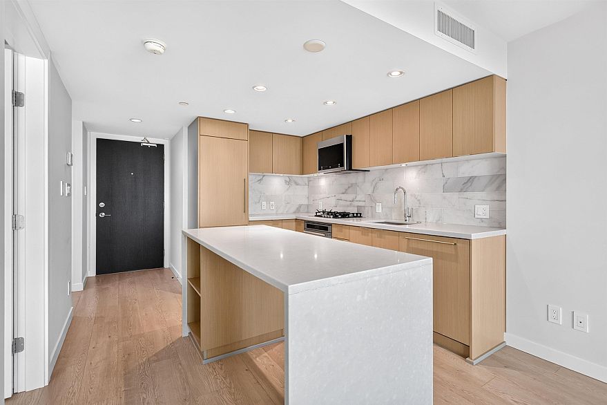 1506 8189 Cambie Street