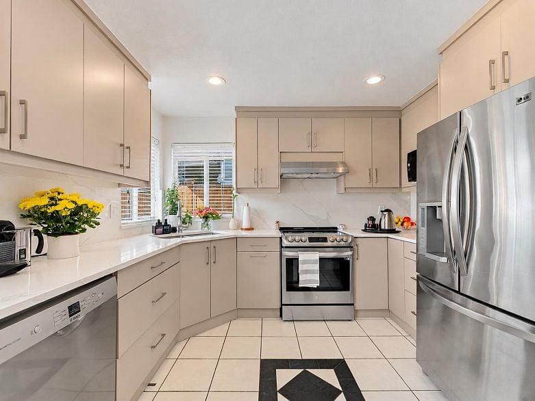 1226 Pitt River Road