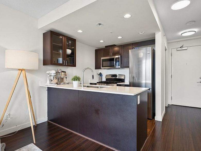 1903 4815 Eldorado Mews
