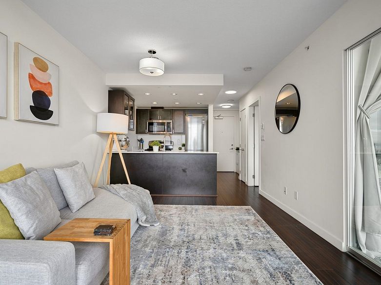 1903 4815 Eldorado Mews