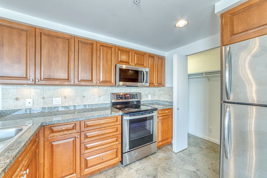 2101 1228 Marinaside Crescent