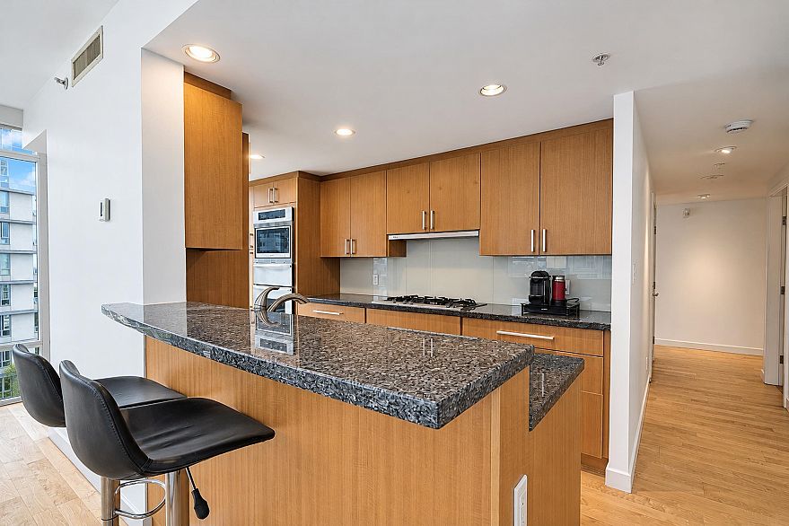 803 1281 W Cordova Street