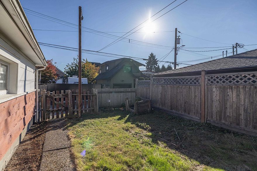 3368 Parker Street