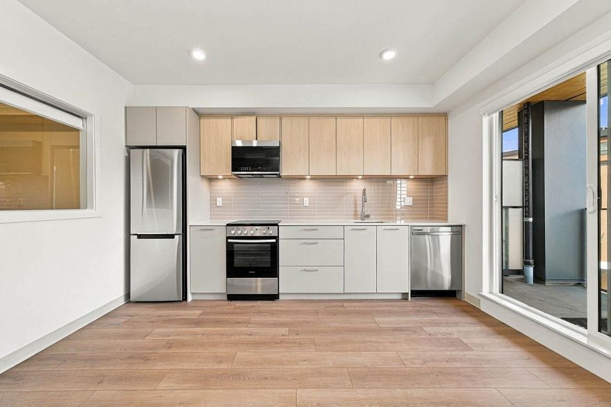 502 1529 OXFORD STREET, North Vancouver BC V7J 0G2