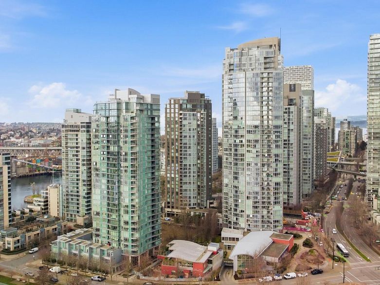 4302 1408 Strathmore Mews